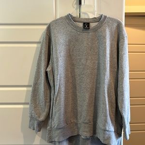 Women's gray Nike Dri-fit crew neck